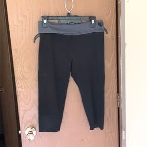Black and gray crop yoga pants